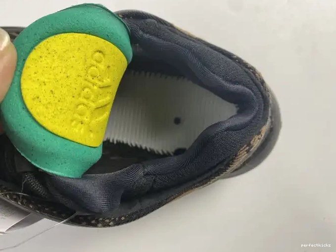 V3 GY0189 ADIDAS 700 YEEZY 0615
